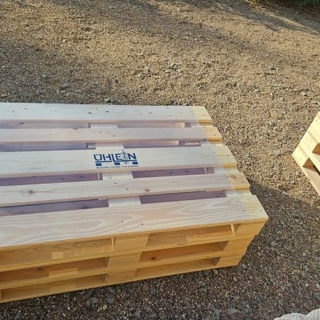 Ein Beistelltisch aus Paletten