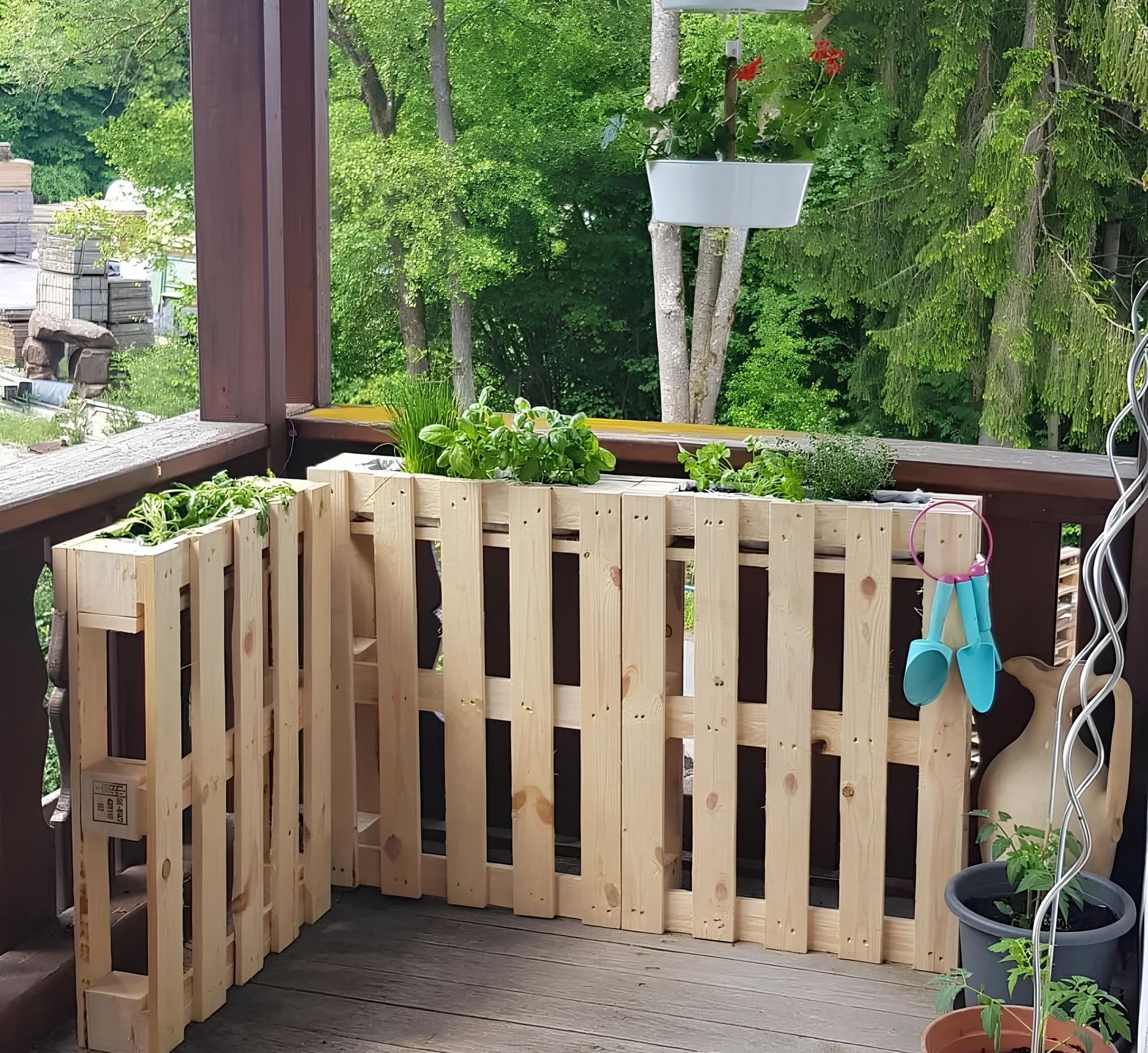 paletten-kraeuterbeet-klein_894_large_x1_npiVoXylnj (1)